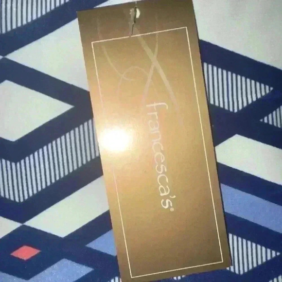 NWT Francesca’s Patterned Blouse - Picture 3 of 5